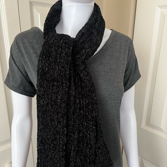 Soft Chenille Black Scarf - Picture 2 of 3
